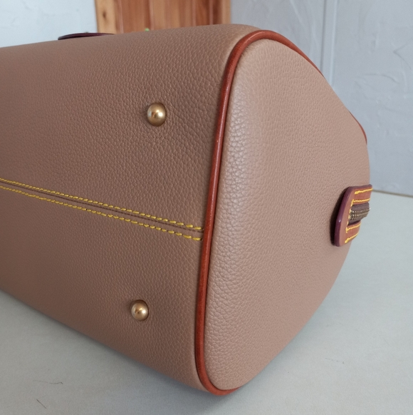 Dooney & Bourke, AWL, 3.0 Barrel Satchel 28, in Taupe - Picture 14 of 16